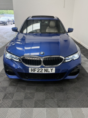 2022 BMW 3 Series 2.0 320d M Sport Touring in Blue — image 2
