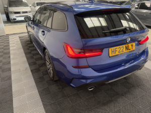 2022 BMW 3 Series 2.0 320d M Sport Touring in Blue — image 4