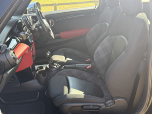 2016 MINI Hatch 1.5 Cooper D 3-Door Hatch in Black — image 3
