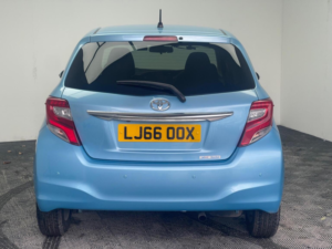 2016 Toyota Yaris 1.33 Dual Vvt-I Tr Multidrive S Euro 5dr in Other — image 5