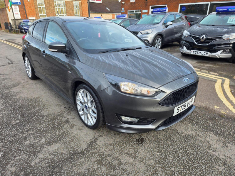 2018 Ford Focus 1.0t Ecoboost St-Line Euro 6 (s/s) 5dr in Grey — image 1