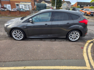 2018 Ford Focus 1.0t Ecoboost St-Line Euro 6 (s/s) 5dr in Grey — image 5