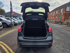 2018 Ford Focus 1.0t Ecoboost St-Line Euro 6 (s/s) 5dr in Grey — image 6