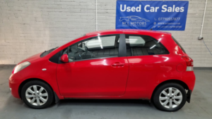 2011 Toyota Yaris 1.3 Dual Vvt-I T Spirit in Red — image 4