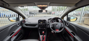 2014 Renault Clio 1.6 Renaultsport 200 Turbo Edc Lux in Yellow — image 3