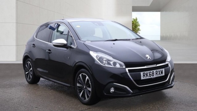 2018 Peugeot 208 1.2 Puretech Tech Edition in Black — image 1