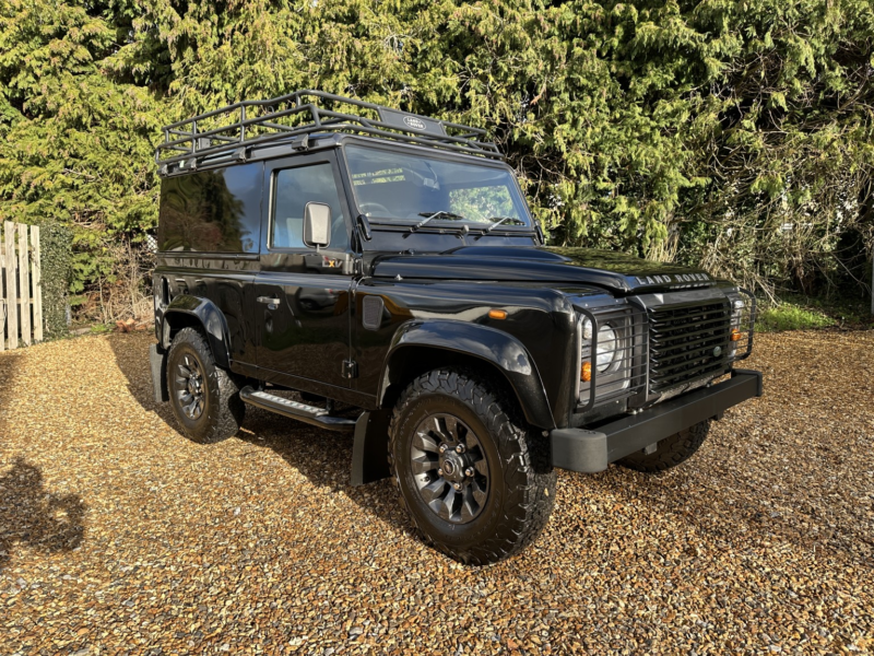 2013 Land Rover Defender 90 2.2 Tdci in Black — image 1