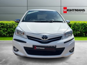 2013 Toyota Yaris 1.3 Dual Vvt-I Trend in White — image 2