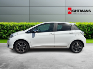 2013 Toyota Yaris 1.3 Dual Vvt-I Trend in White — image 4