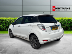 2013 Toyota Yaris 1.3 Dual Vvt-I Trend in White — image 5