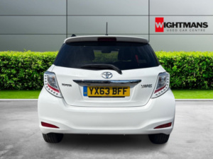 2013 Toyota Yaris 1.3 Dual Vvt-I Trend in White — image 6