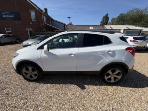 2013 Vauxhall Mokka 1.7 Cdti Se in White — image 6