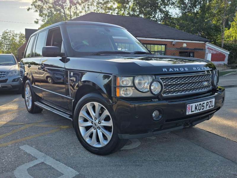 2005 Land Rover Range Rover 4.2 V8 Supercharged Vogue Se Station Wagon 5dr in Black — image 1