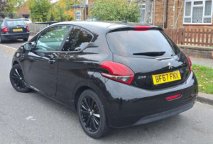 2017 Peugeot 208 1.2 Puretech Black Edition Euro 6 3dr in Black — image 4