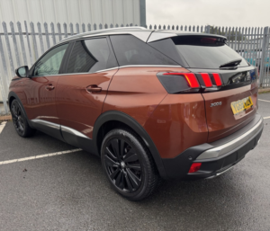 2018 Peugeot 3008 Gt Line Premium 1.5 Hdi in Bronze — image 4
