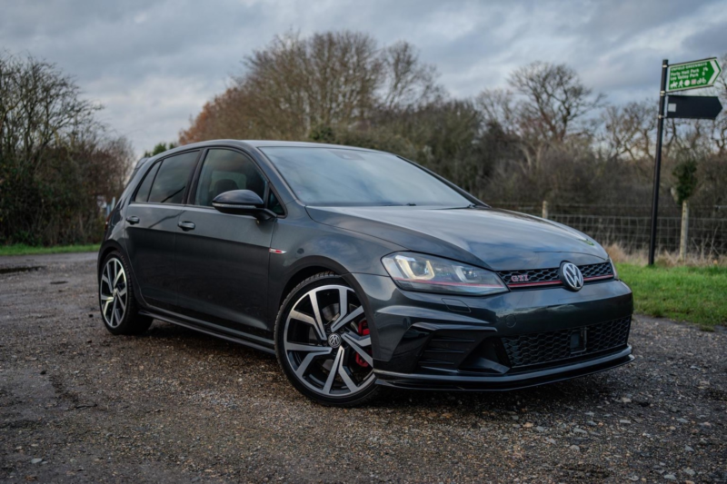 2016 Volkswagen Golf 2.0 Tsi Bluemotion Tech Gti Clubsport 40 in Grey — image 1