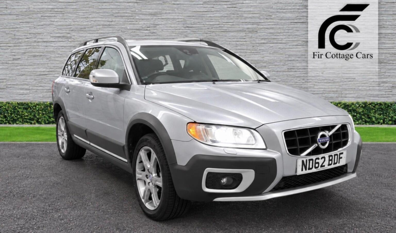 2013 Volvo Xc70 2.4 D5 Se Lux Geartronic AWD Euro 5 5dr in Silver — image 1