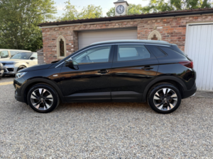 2020 Vauxhall Grandland X 1.5 Turbo D Sri Nav in Black — image 4