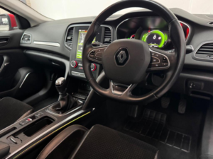 2017 Renault Megane 1.2 Tce Dynamique S Nav Euro 6 (s/s) 5dr in Red — image 4
