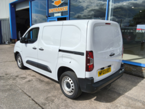 2023 Vauxhall Combo 1.5 Turbo D 2300 Prime Panel Van 5dr Diesel Manual L1 H1 Euro 6 100 Ps in White — image 5
