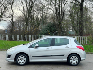 2012 Peugeot 308 1.6 E-Hdi Active Egc Euro 5 (s/s) 5dr in Silver — image 6