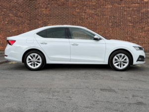 2021 Skoda Octavia 1.4 Tsi Iv 13kwh Se L DSG Euro 6 (s/s) 5dr in White — image 4