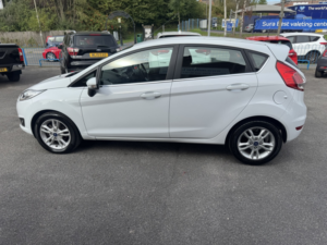 2015 Ford Fiesta 1.0 T Ecoboost Zetec in White — image 2