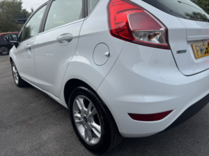 2015 Ford Fiesta 1.0 T Ecoboost Zetec in White — image 4