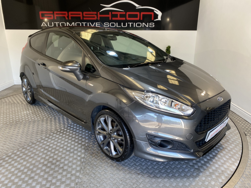 2016 Ford Fiesta 1.0 T Ecoboost St-Line in Grey — image 1