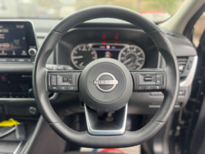 2024 Nissan Qashqai 1.3 Qashqai Acenta Premium Dig-T Mhev 5dr in Black — image 5