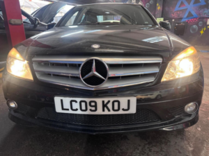 2009 Mercedes-Benz C Class 2.1 C220 Cdi Blueefficiency Sport Auto Euro 5 4dr in Black — image 4