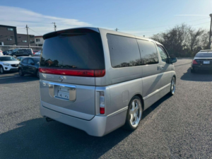 2002 Nissan Elgrand 3.5 V6 Highway Star 4WD 5dr 8 Seats in Silver — image 3