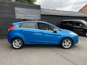 2013 Ford Fiesta 1.3 Zetec in Blue — image 2