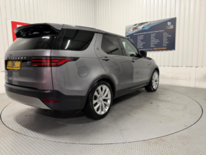 2021 Land Rover Discovery 3.0 D300 Mhev Se Auto 4WD Euro 6 (s/s) 5dr in Grey — image 4