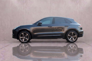 2024 Porsche Macan 2.0 Macan Semi-Auto 4WD 5dr in Grey — image 4