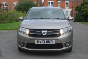 2013 Dacia Sandero 0.9 Tce Laureate Euro 5 5dr in Beige — image 2
