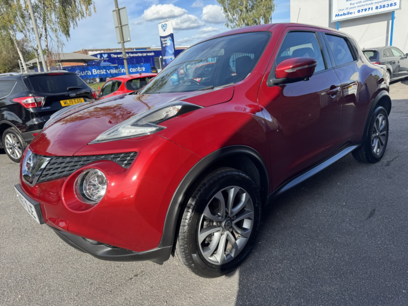2017 Nissan Juke 1.2 Dig-T Tekna in Red — image 1