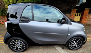 2020 Smart Fortwo 17.6kwh Prime Exclusive in Black — image 5