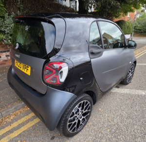 2020 Smart Fortwo 17.6kwh Prime Exclusive in Black — image 6