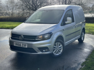 2016 Volkswagen Caddy 1.6 Tdi C20 Cr Highline in Silver — image 2