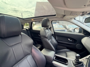 2017 Land Rover Range Rover Evoque Td4 Se Tech in Black — image 3