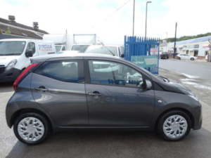 2021 Toyota Aygo 1.0 Vvt-I X-Play Euro 6 (s/s) 5dr in Grey — image 4