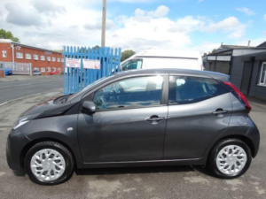 2021 Toyota Aygo 1.0 Vvt-I X-Play Euro 6 (s/s) 5dr in Grey — image 5