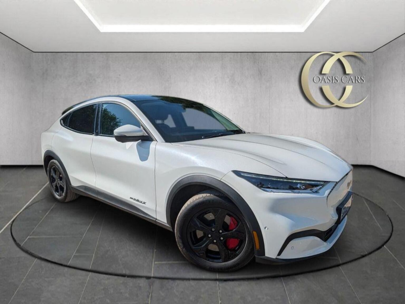 2021 Ford Mustang Mach-E Extended Range 91kwh 5dr in White — image 1