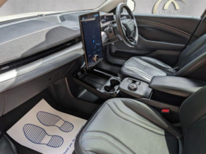 2021 Ford Mustang Mach-E Extended Range 91kwh 5dr in White — image 4
