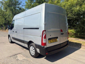 2023 Renault Master 2.3 Dci 35 Business+ Fwd Mwb Medium Roof Euro 6 4dr in Grey — image 5