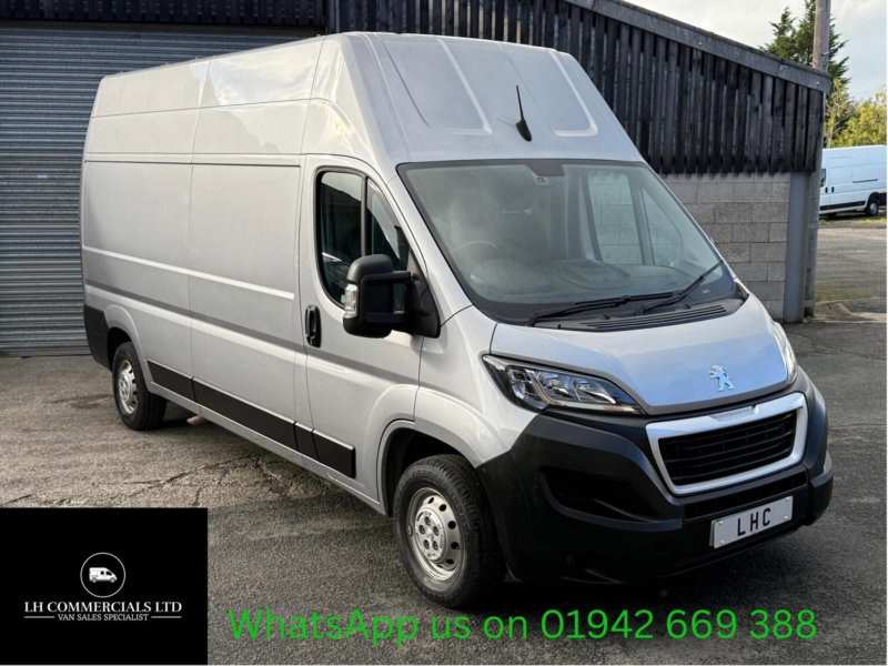 2023 Peugeot Boxer 2.2 Bluehdi 335 Professional Premium + L3 H3 Euro 6 (s/s) 5dr in Grey — image 1