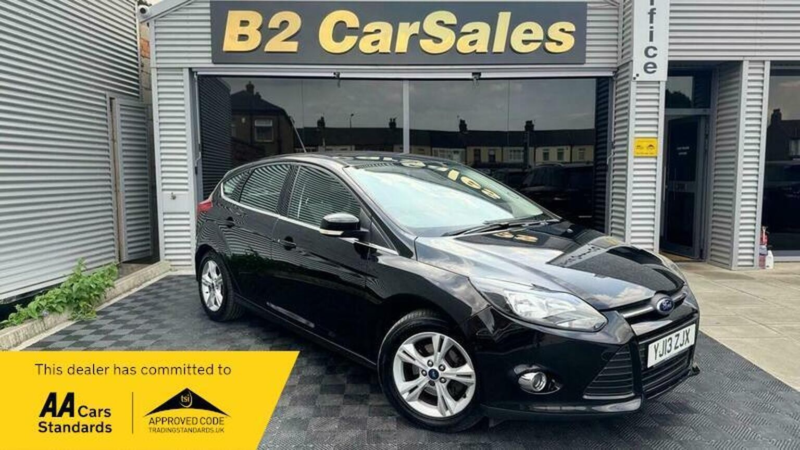 2013 Ford Focus 1.6 Zetec Powershift Euro 5 5dr in Black — image 1