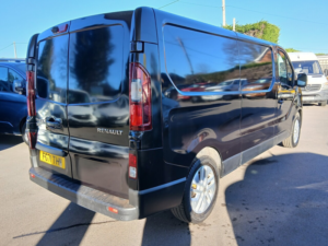 2021 Renault Trafic 2.0 Energy Sport Lwb — image 5