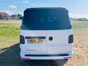 2014 Volkswagen Transporter 2.0 Tdi T28 Trendline Panel Van 4dr Diesel Manual L1 H1 (198 G/km, 101 Bhp) in White — image 4